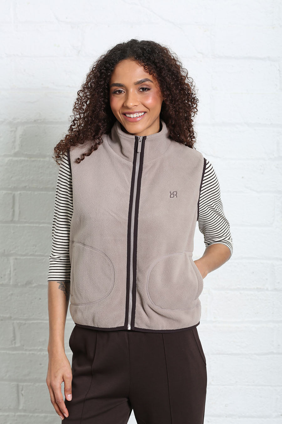 Relax & Renew Tilly Borg Gilet Taupe