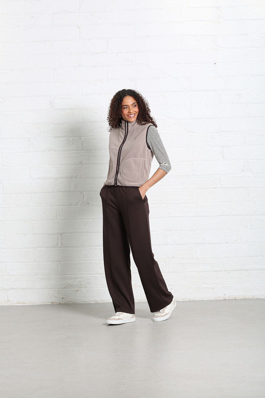 Relax & Renew Tilly Borg Gilet Taupe