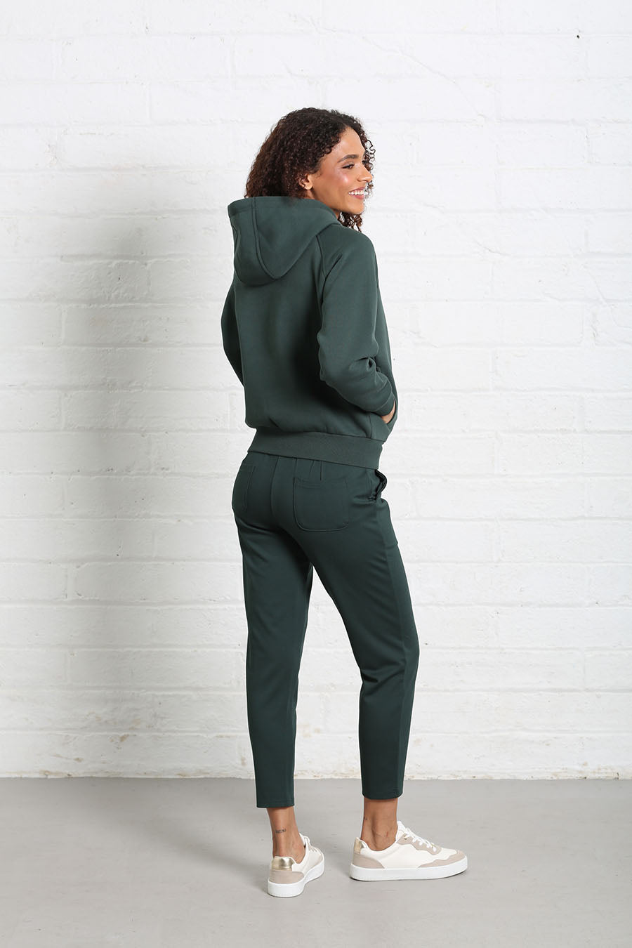 Relax & Renew Clio Hood Forest