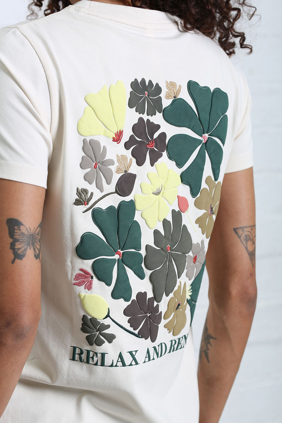 Relax & Renew Faye Tee Cream